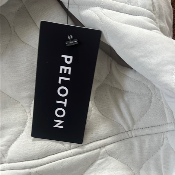 Lululemon/Peloton Scuba Oversized Quilted Half Zip - Picture 3 of 9